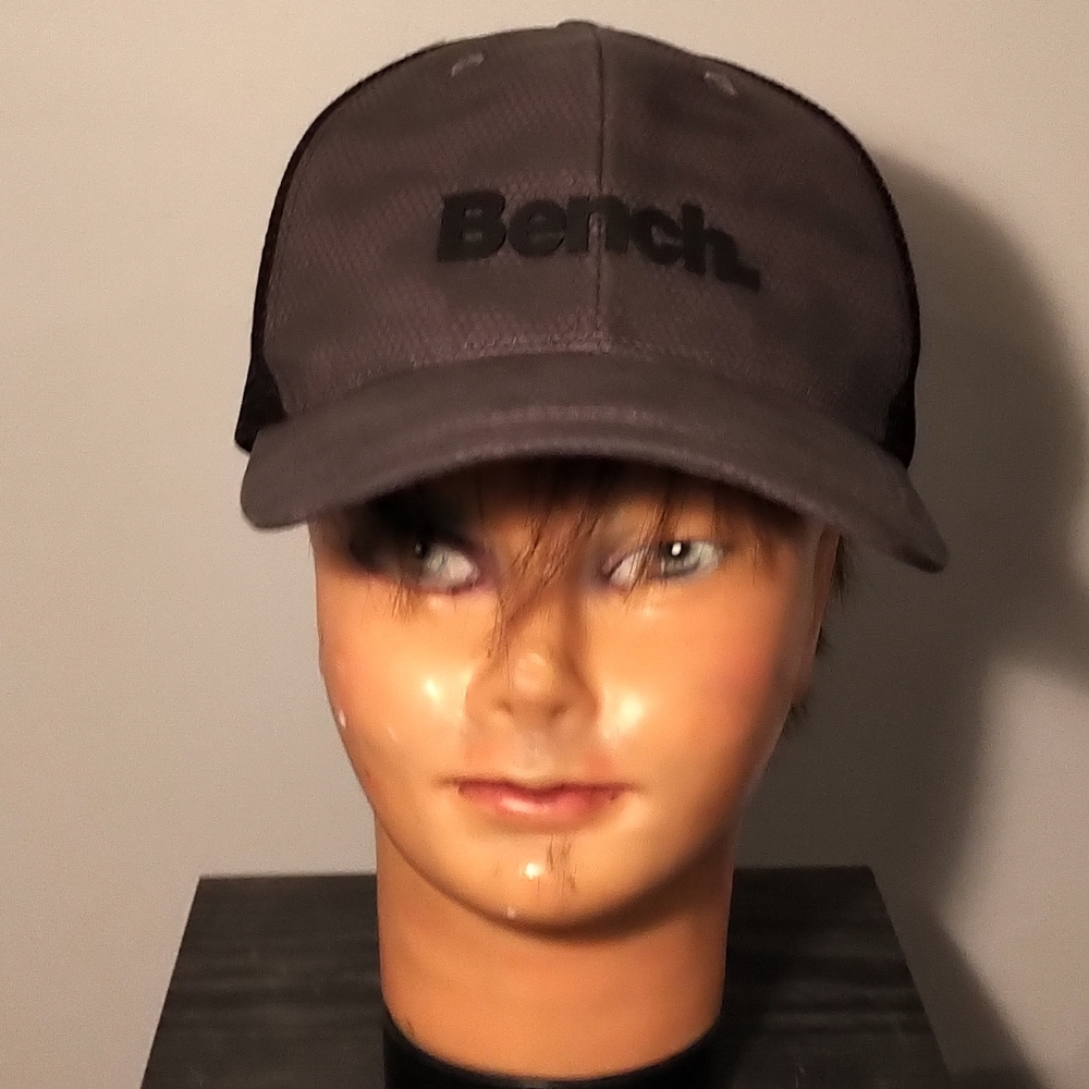 NWT-Bench trucker cap